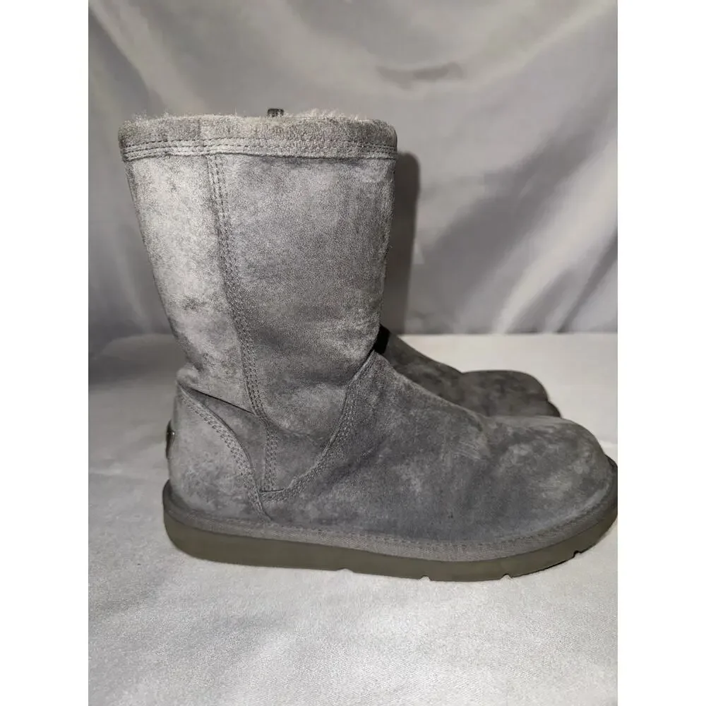UGG Roslynn Grey Metallic Sz 8 Suede Zipper Boot W/Cream Sherpa Lining Midcalf